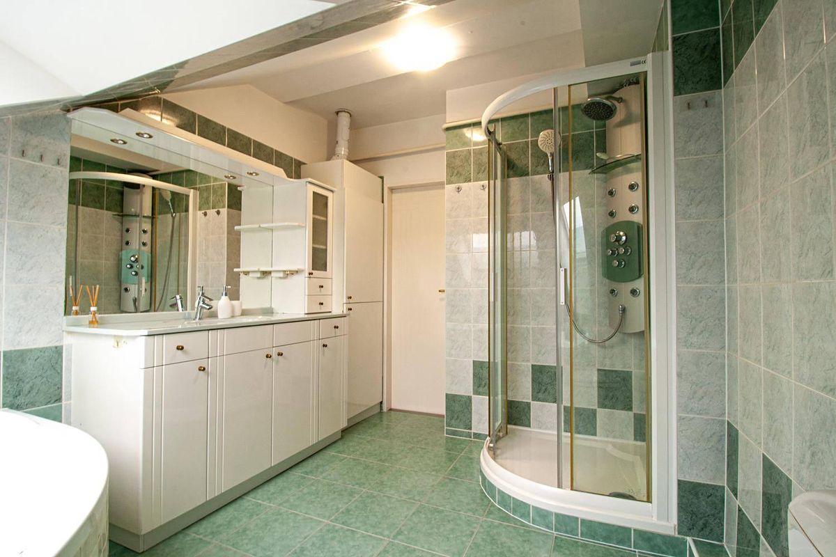 Pronájem bytu 4+kk 87 m² – fotografie 5