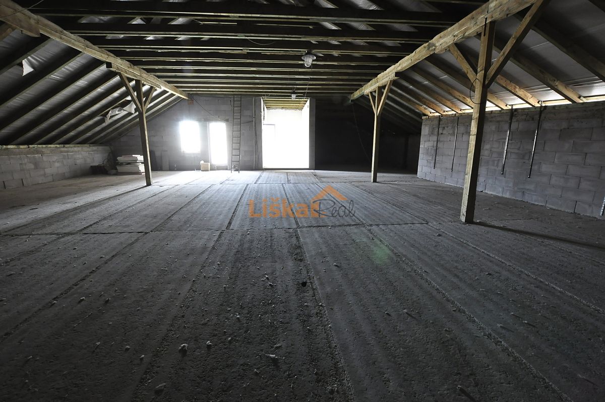 Prodej rodinného domu 384 m², pozemek 341 m² – fotografie 5