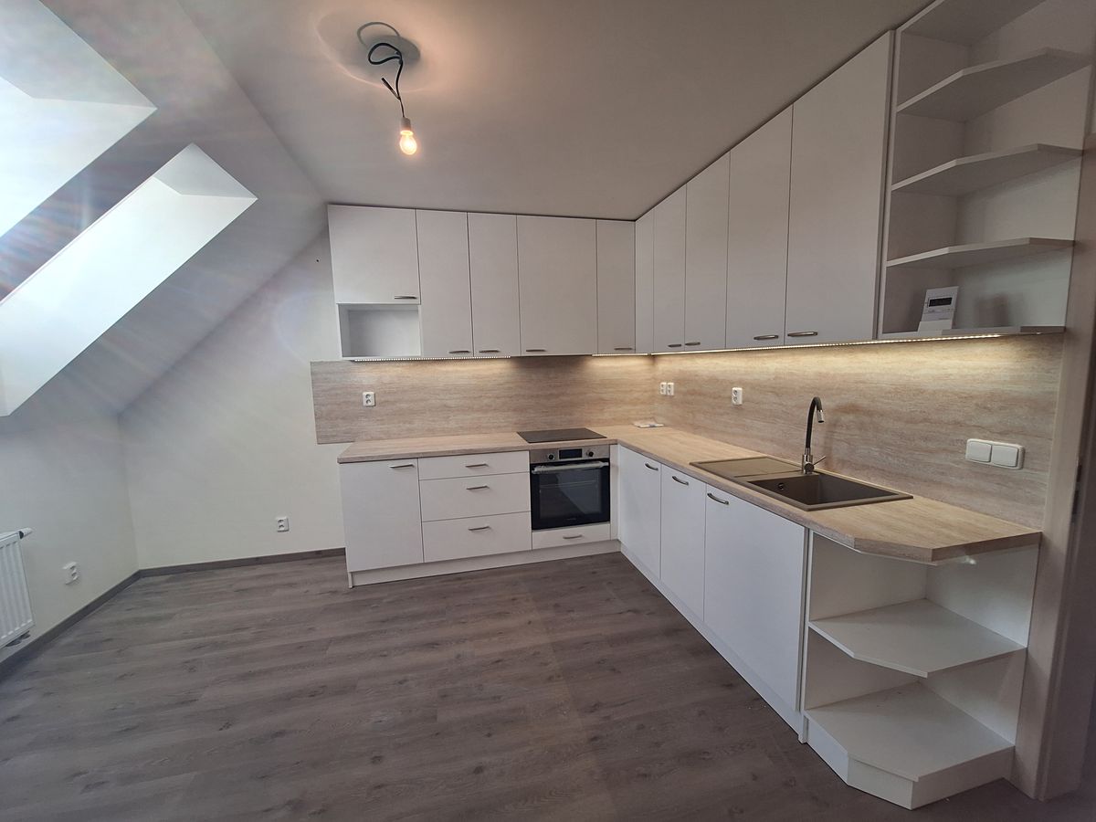 Pronájem bytu 3+kk 64 m² – fotografie 2