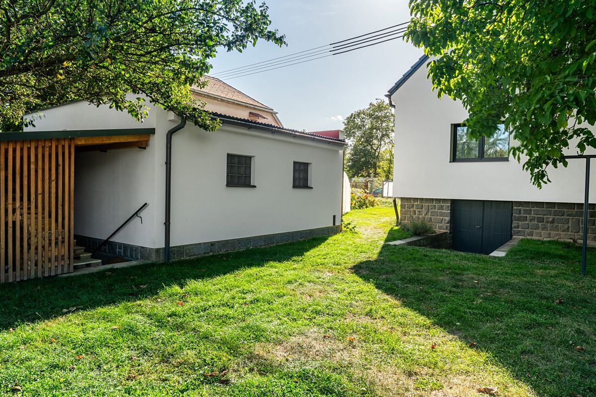 Prodej rodinného domu 161 m², pozemek 834 m² – fotografie 3