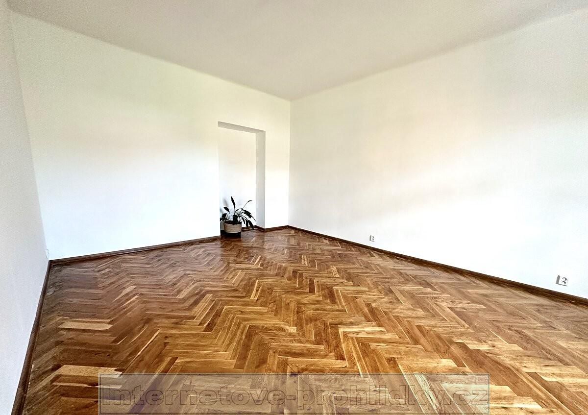 Pronájem bytu 2+kk 80 m² – fotografie 3