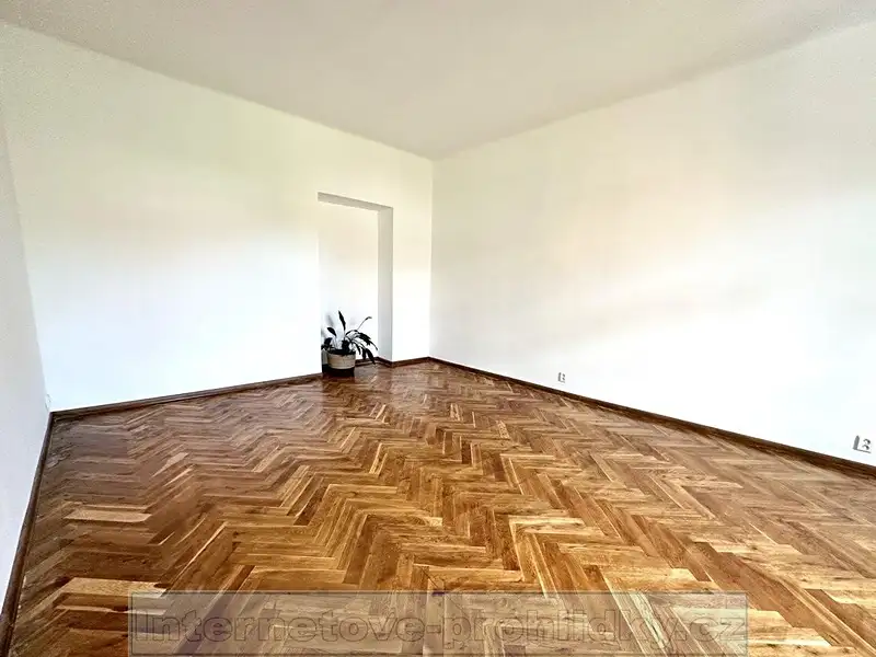 Pronájem bytu 2+kk 80 m², Praha – náhled fotky 3