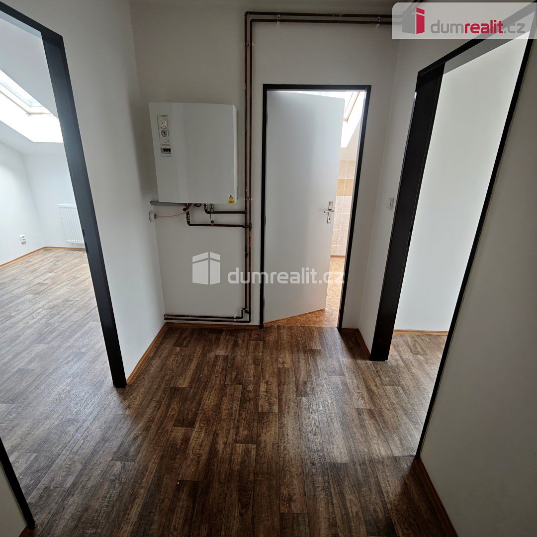 Pronájem bytu 1+1 33 m² – fotografie 4