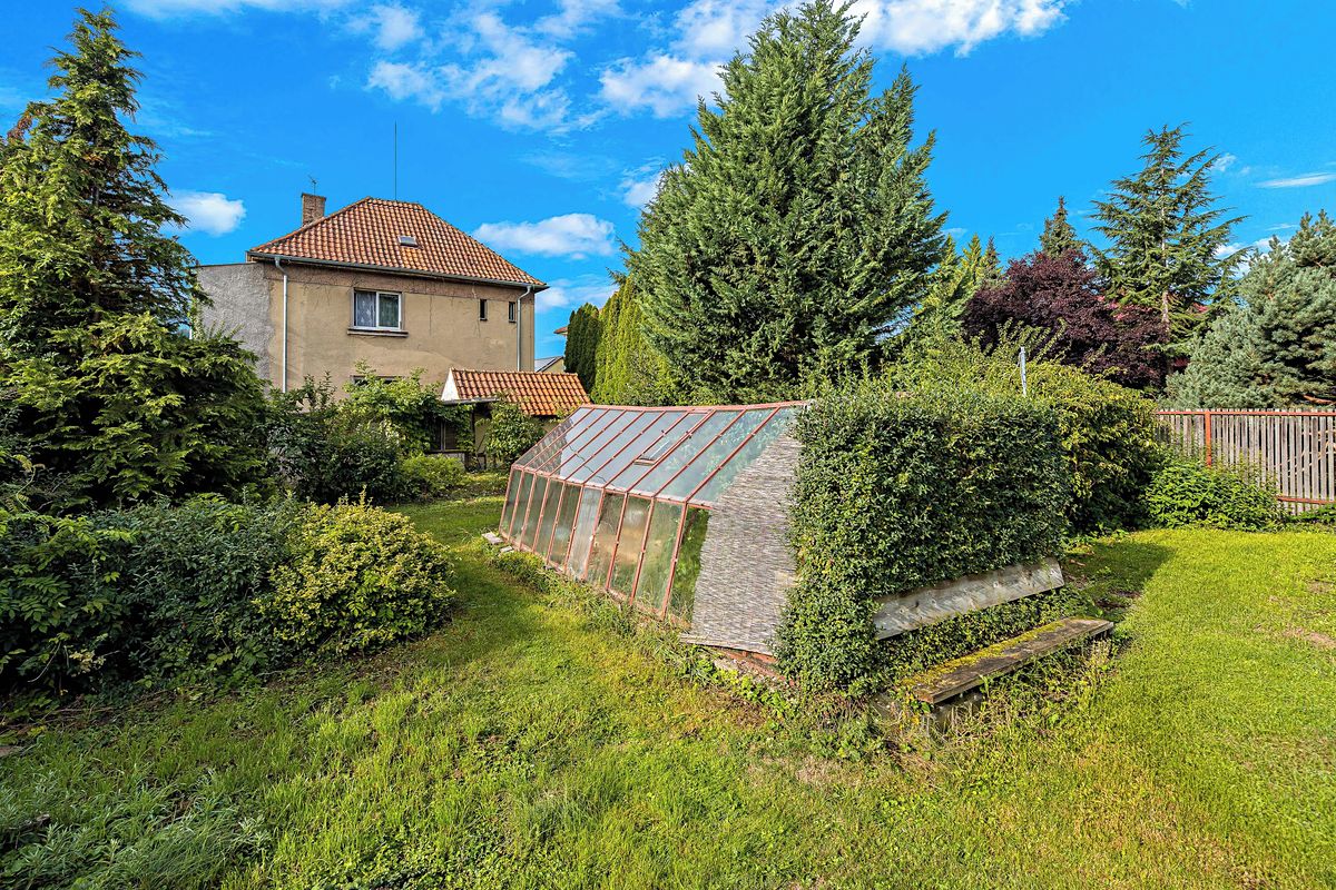 Prodej rodinného domu 231 m², pozemek 1044 m² – fotografie 3