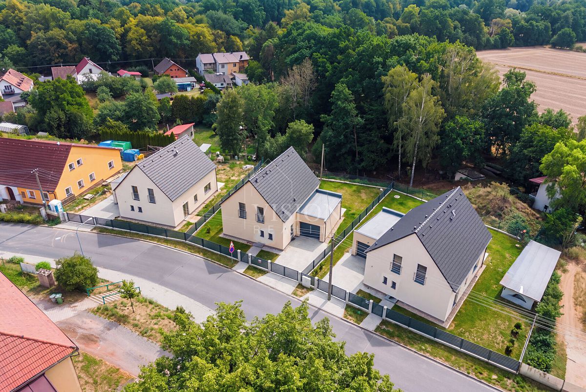 Prodej rodinného domu 152 m², pozemek 985 m², Dolní Lukavice – fotka 1 z 3