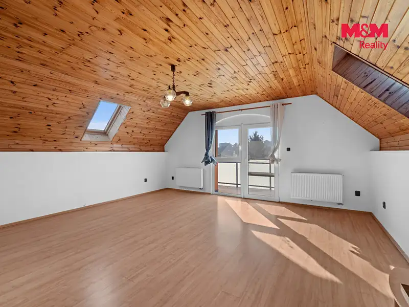 Prodej rodinného domu 280 m², pozemek 1065 m², Vodochody – náhled fotky 3