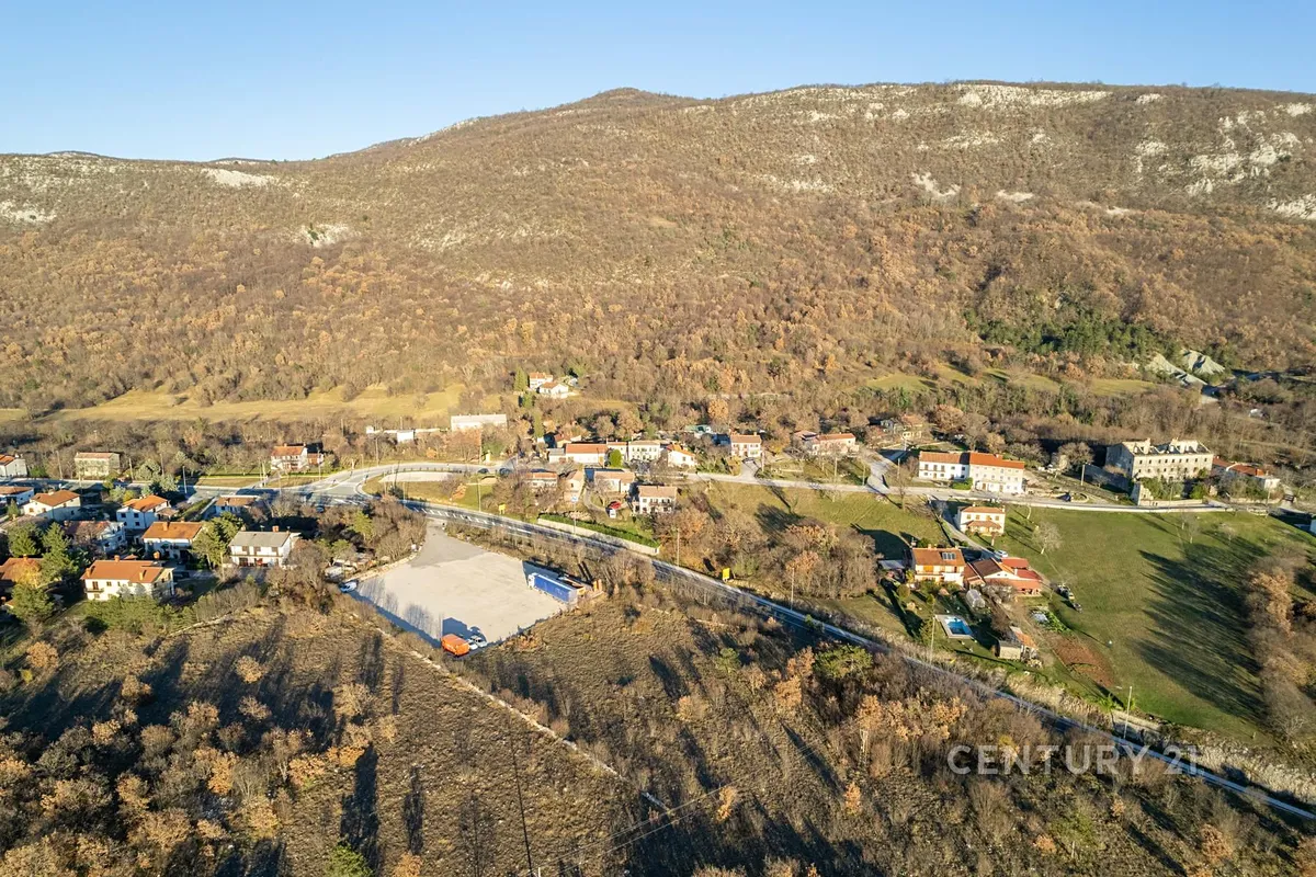 Prodej pozemku 3832 m²