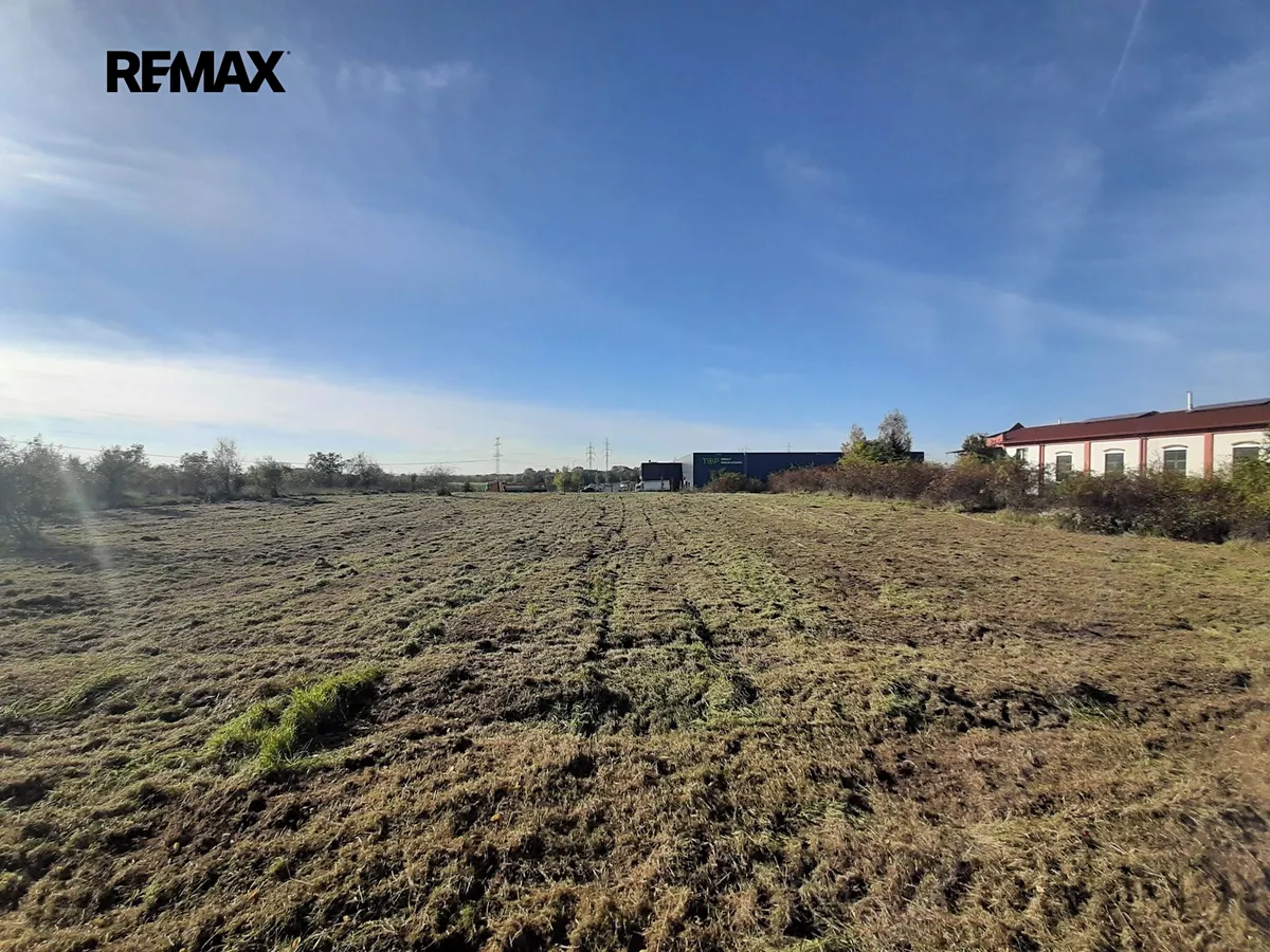 Prodej komerčního pozemku 5166 m²