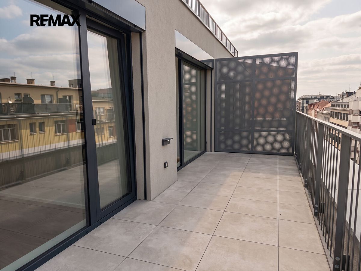 Pronájem bytu 2+kk 61 m²