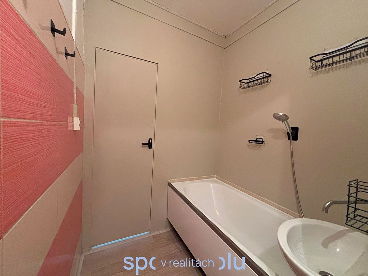 Pronájem bytu 2+kk 43 m² – fotografie 5
