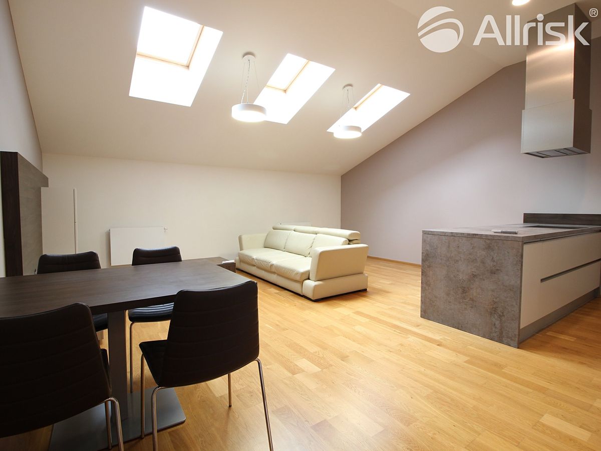 Pronájem bytu 2+kk 68 m²