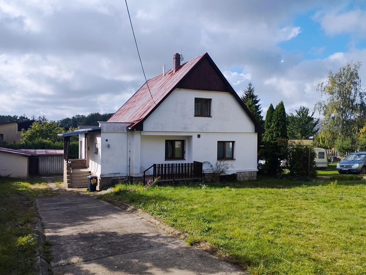 Prodej rodinného domu 301 m², pozemek 750 m²