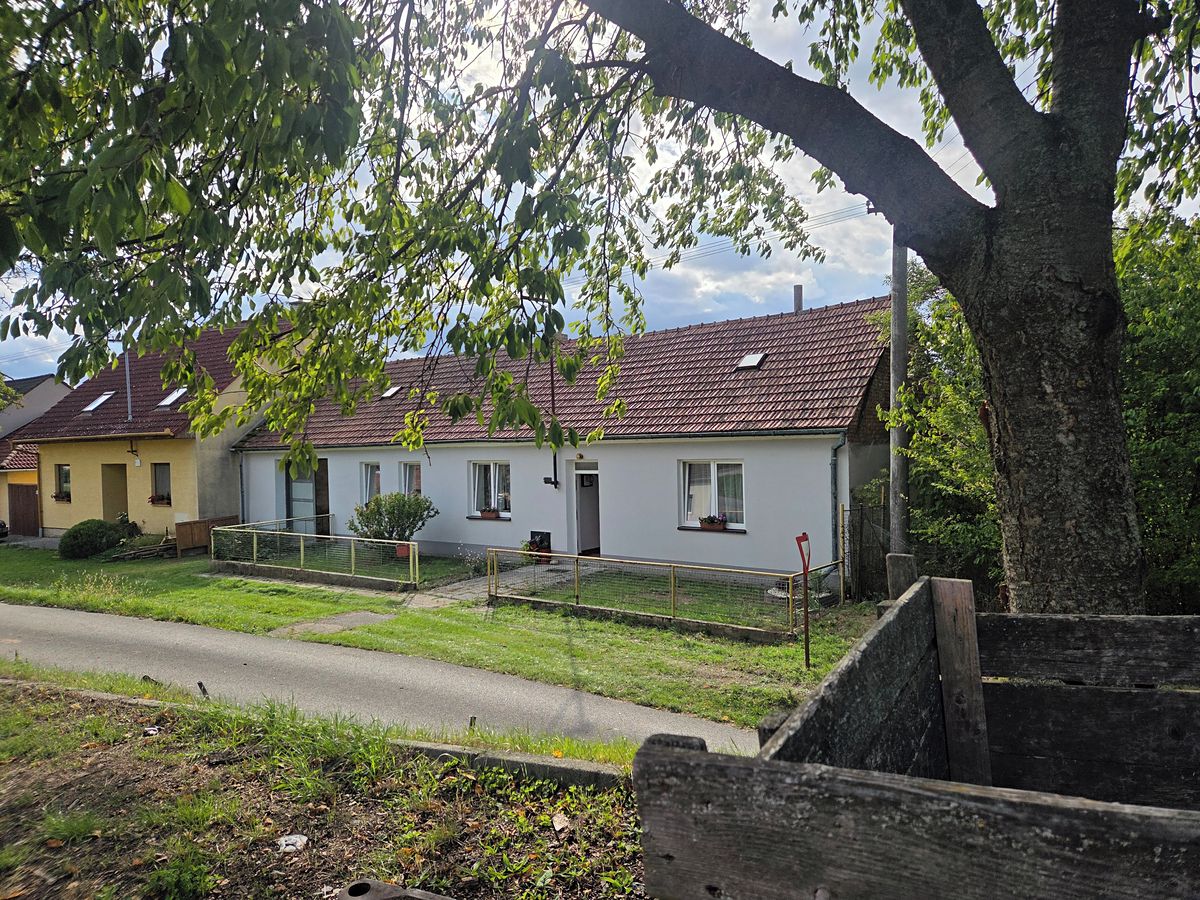 Prodej rodinného domu 120 m², pozemek 865 m² – fotografie 3