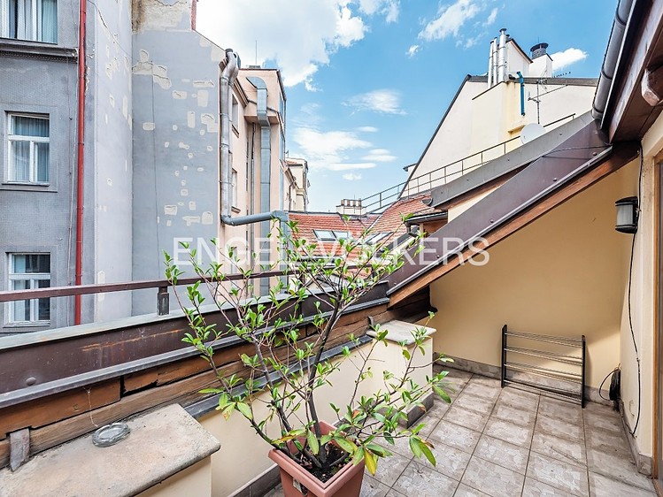 Квартира 4+kk в оренду, 221 м² (2 з 15)