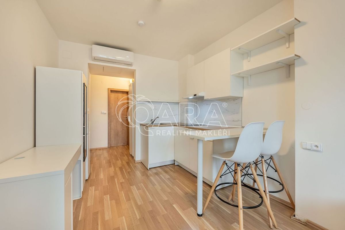 Prodej bytu 1+kk 25 m² – fotografie 2