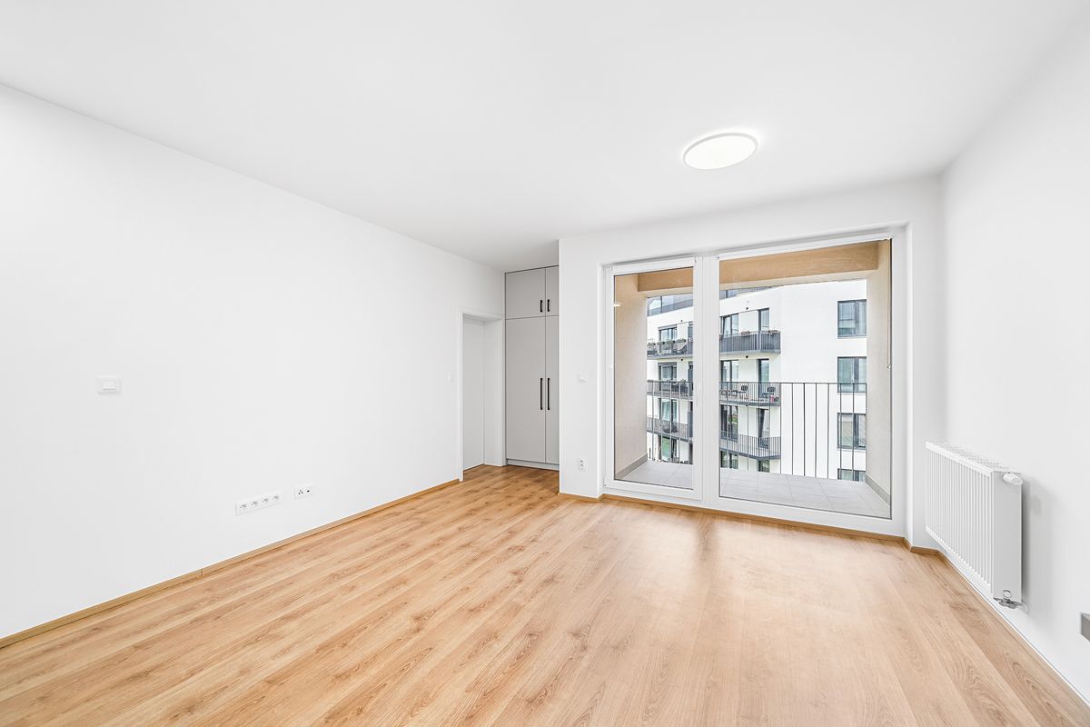 Pronájem bytu 2+kk 56 m² – fotografie 3
