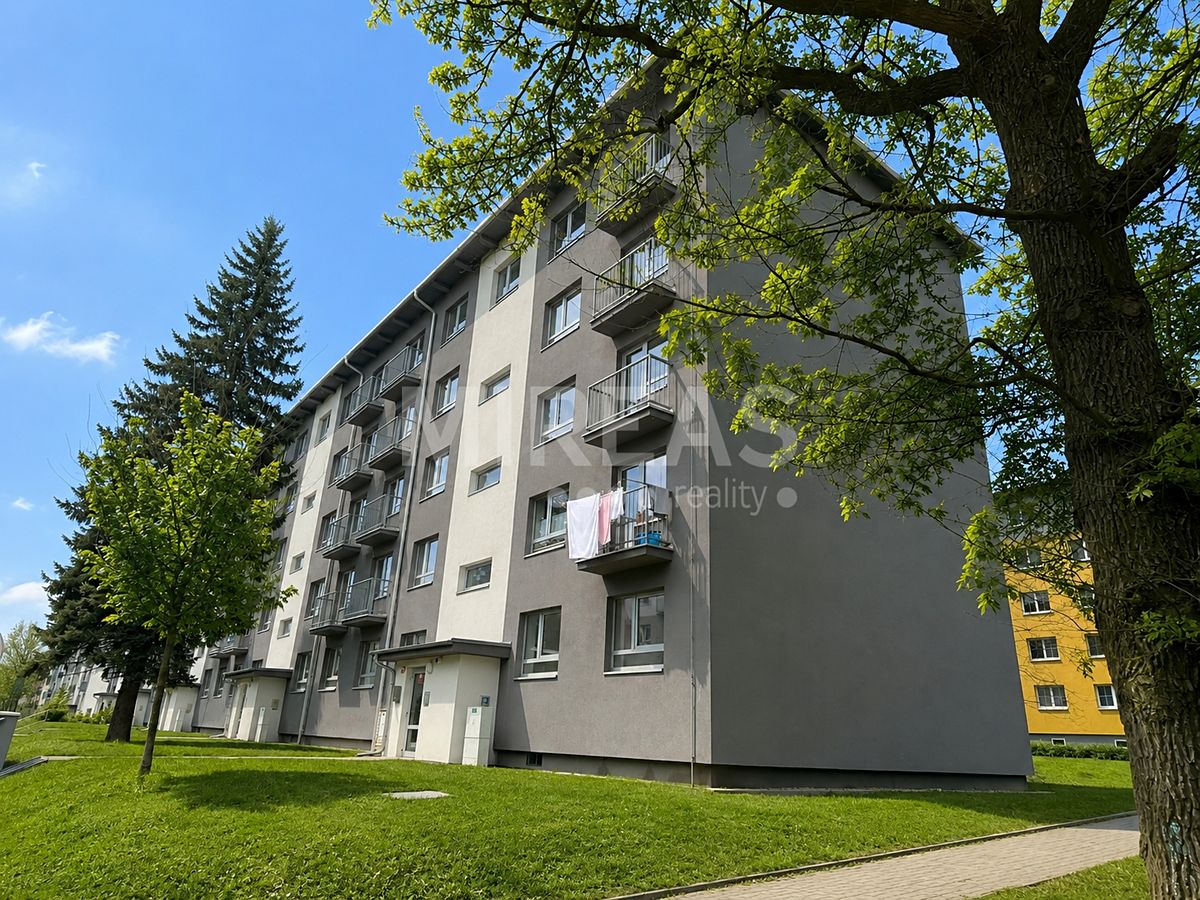 Pronájem bytu 2+kk 32 m², Milovice – fotka 1 z 3