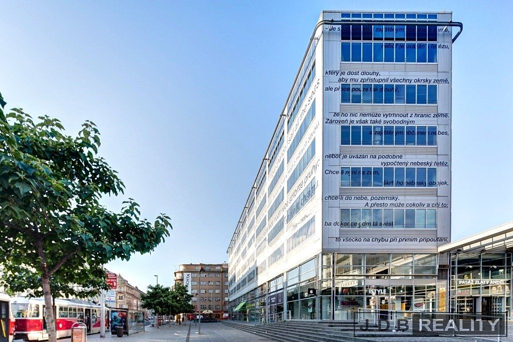 Pronájem kanceláře 230 m²