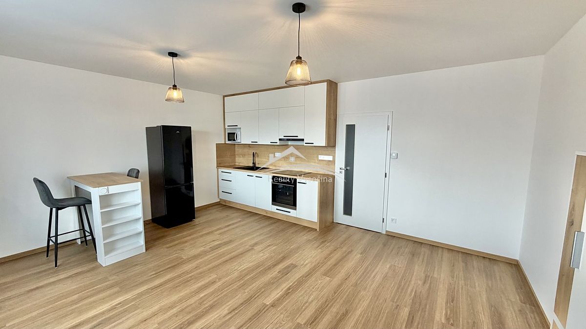 Pronájem bytu 1+kk 35 m² – fotografie 2