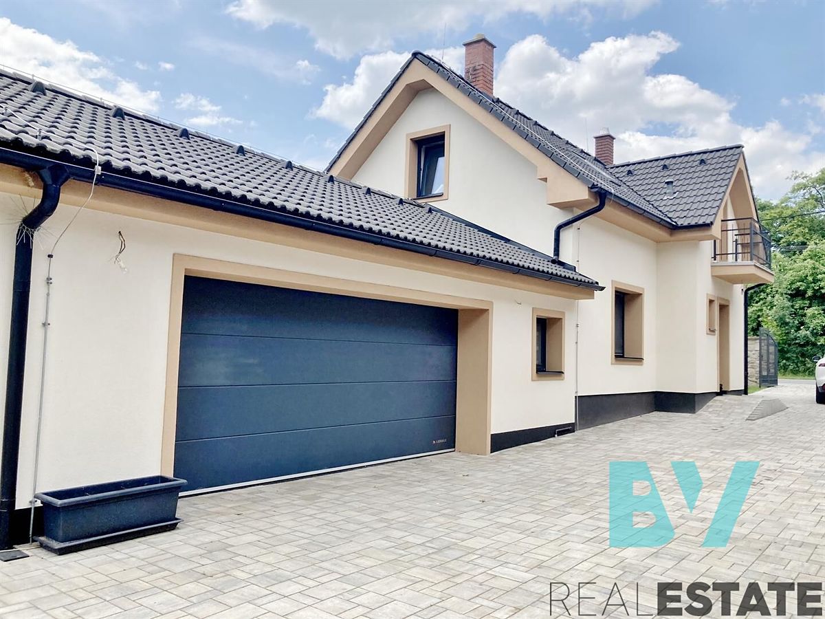 Pronájem rodinného domu 172 m², pozemek 787 m² – fotografie 3