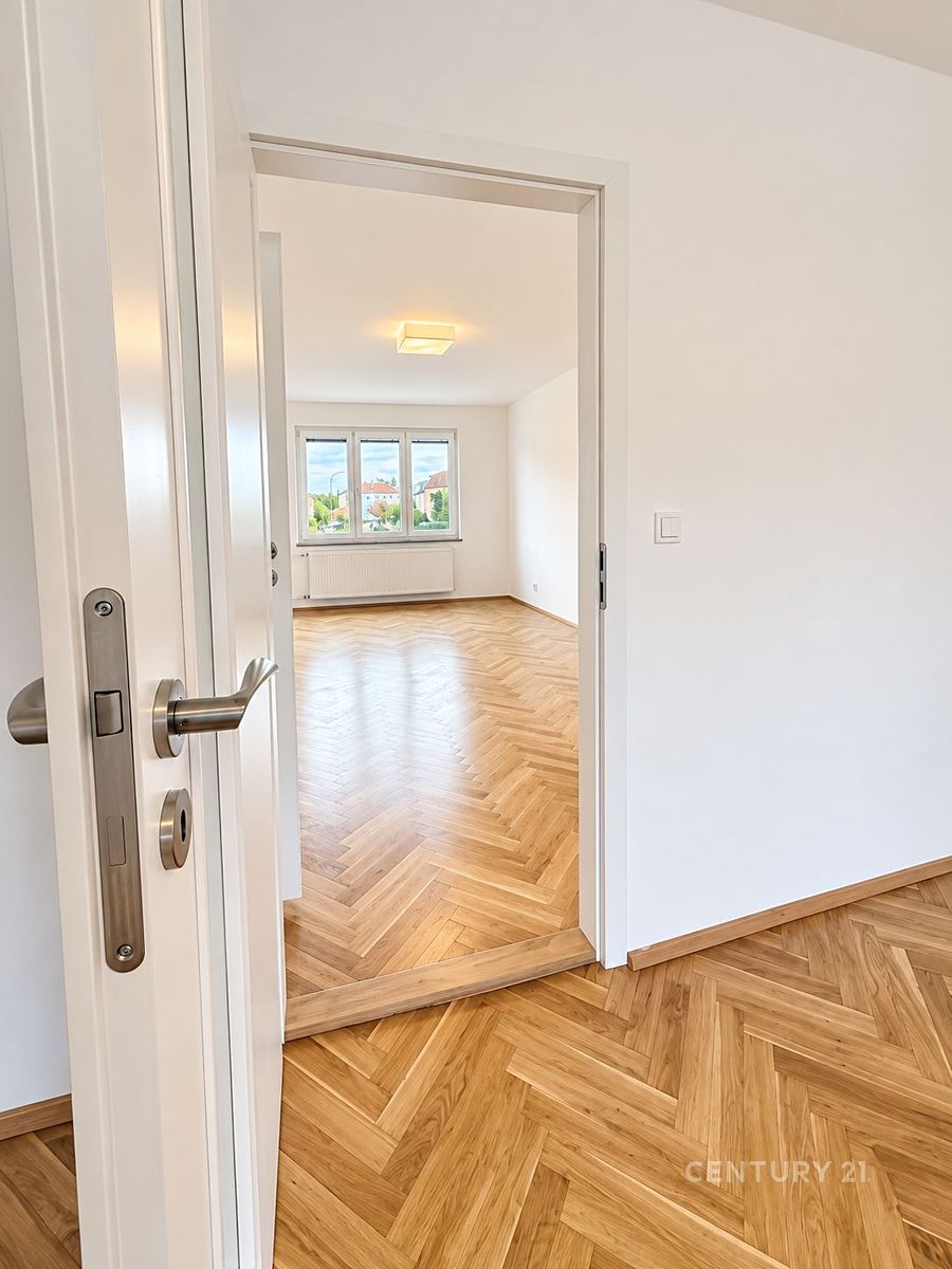 Pronájem bytu 3+1 76 m² – fotografie 3