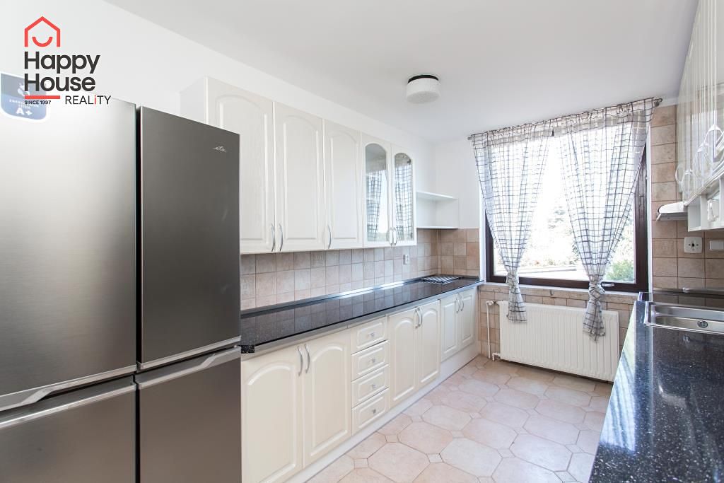 Pronájem bytu 6 pokojů a více 240 m² – fotografie 5