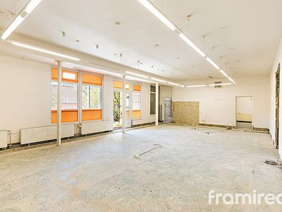 Prodej výrobní haly, prostoru 245 m²