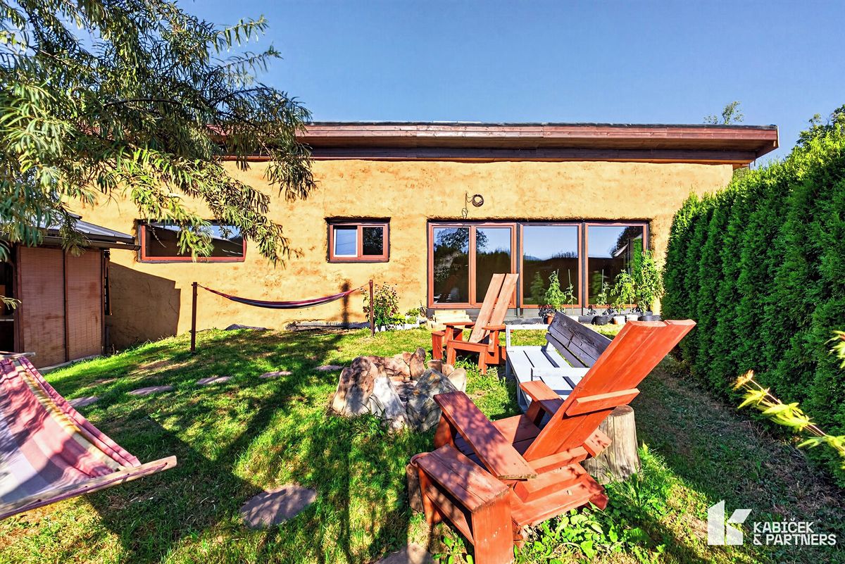 Prodej rodinného domu 95 m², pozemek 1039 m² – fotografie 2