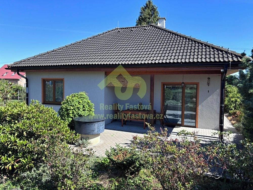 Prodej rodinného domu 65 m², pozemek 549 m² – fotografie 2