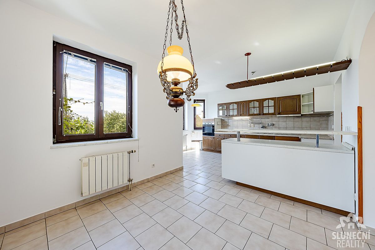 Prodej rodinného domu 184 m², pozemek 1027 m² – fotografie 3