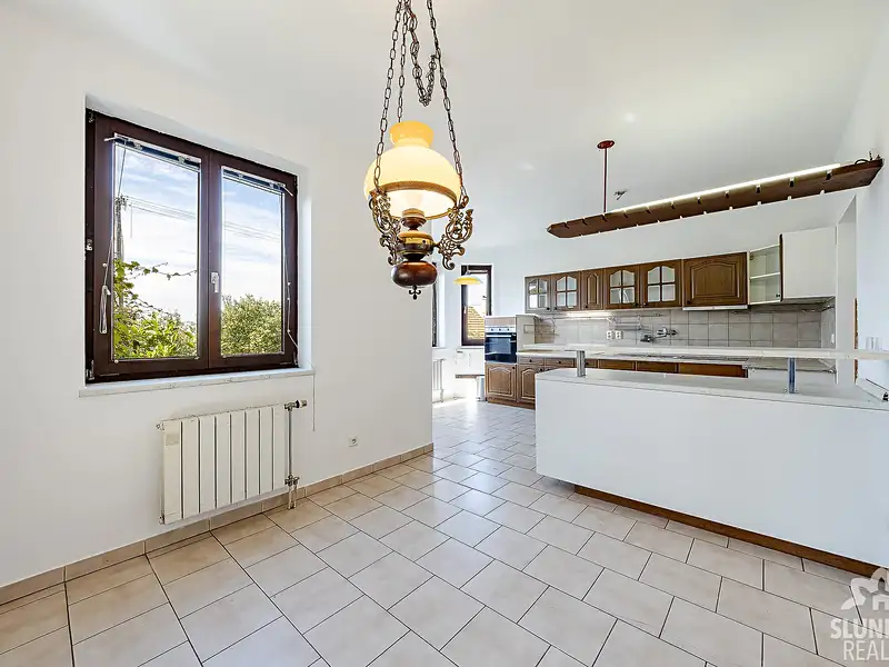 Prodej rodinného domu 184 m², pozemek 1027 m², Uherské Hradiště – náhled fotky 3