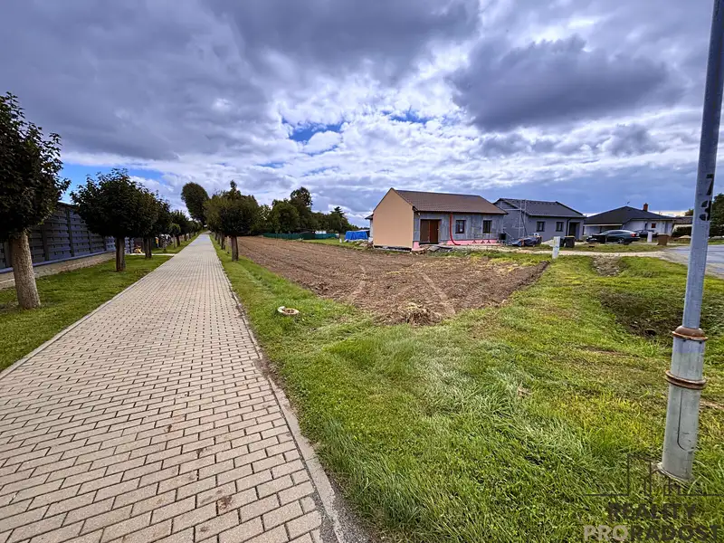 Prodej stavebního pozemku 1542 m², Věrovany – náhled fotky 3