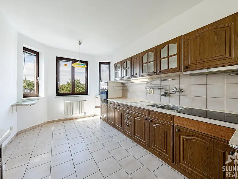 Prodej rodinného domu 184 m², pozemek 1027 m², Uherské Hradiště – náhled fotky 2