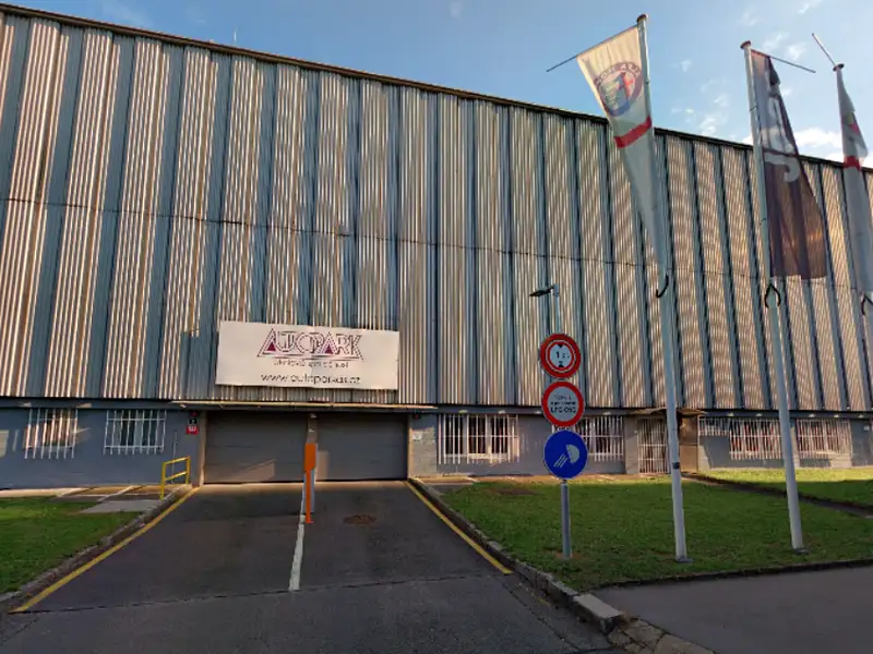 Pronájem garážového stání 14 m², Praha – náhled fotky 2