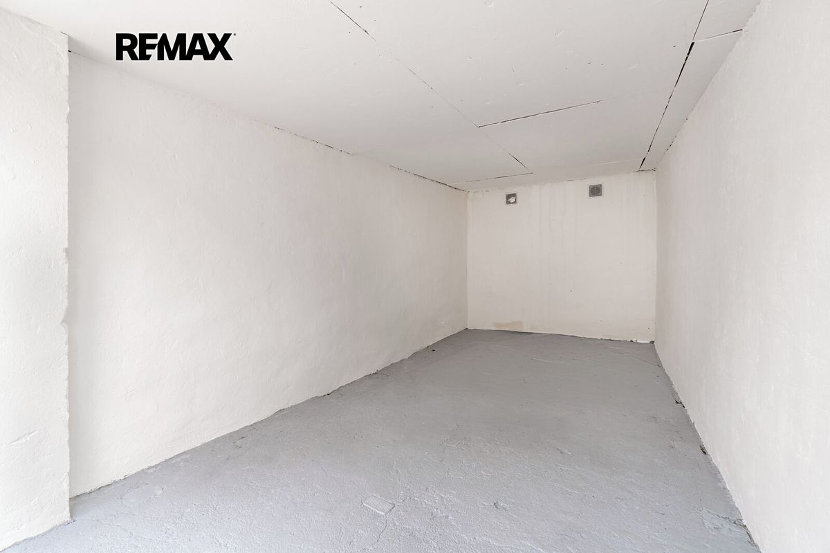 Prodej garáže 18 m² – fotografie 3