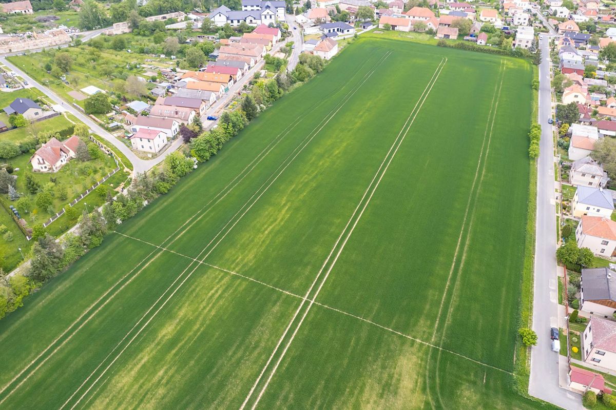 Prodej stavebního pozemku 6652 m² – fotografie 2