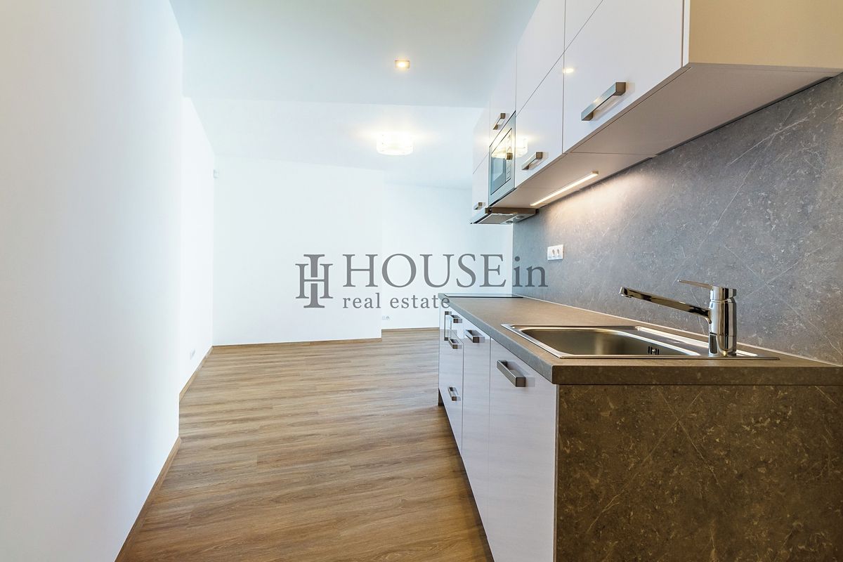 Pronájem bytu 1+kk 33 m² – fotografie 4