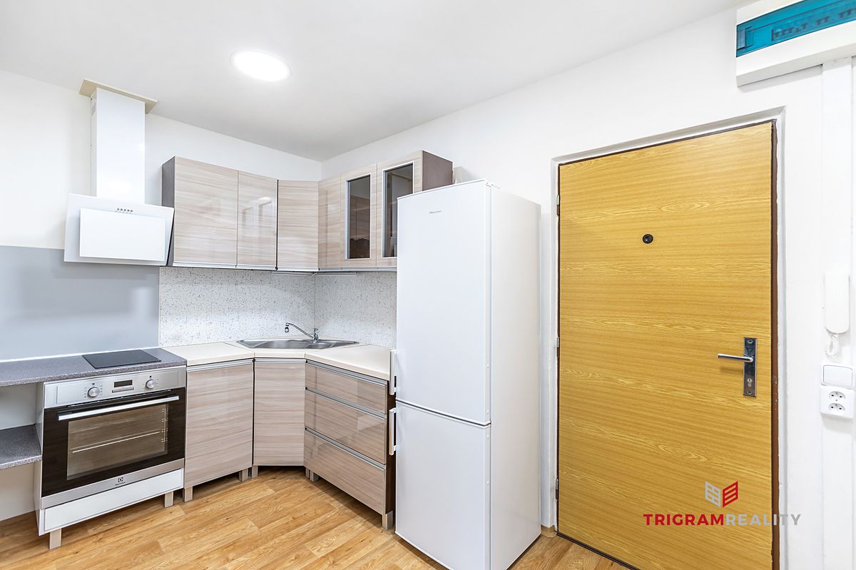 Pronájem bytu 2+kk 43 m² – fotografie 3