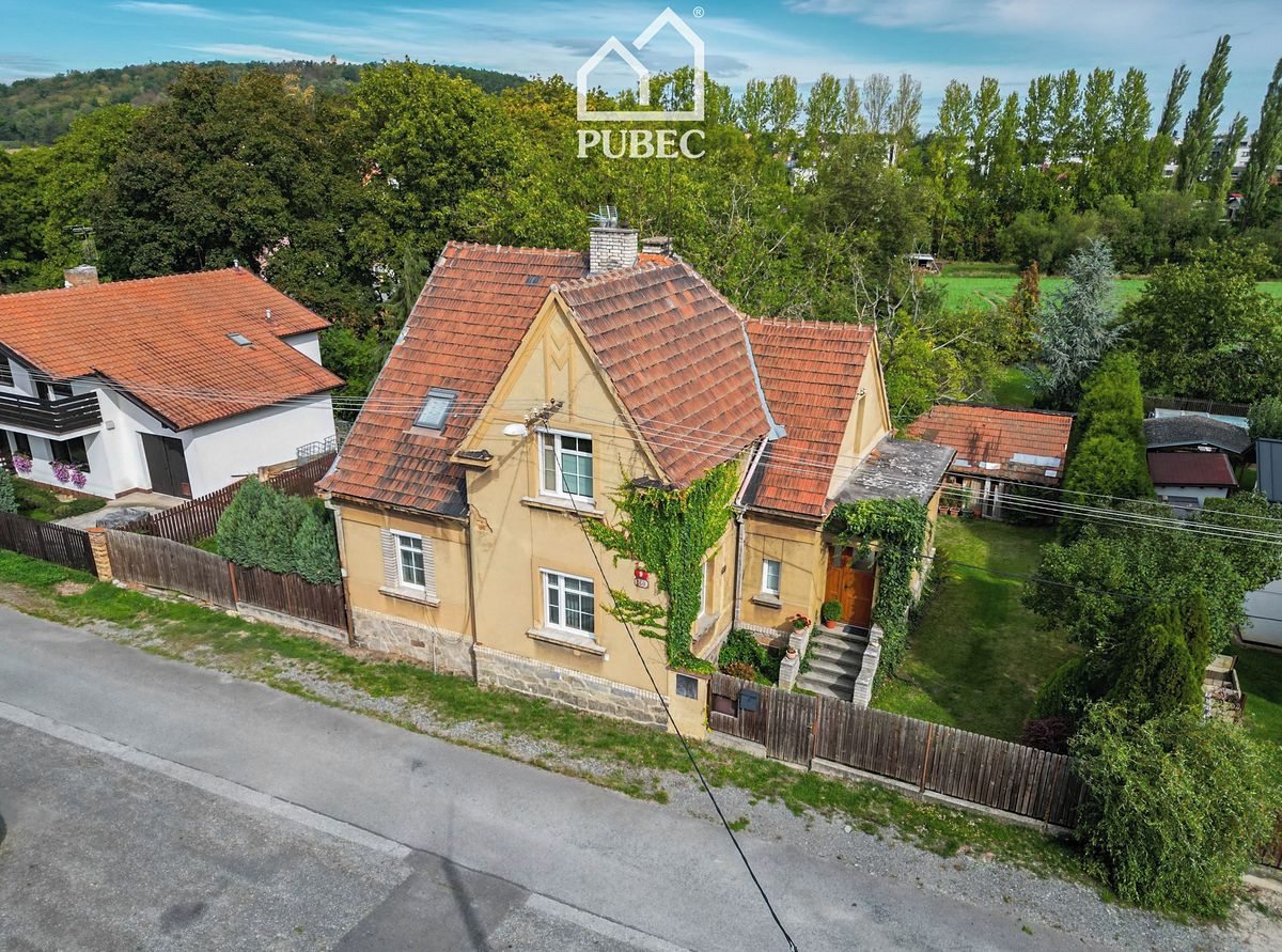 Prodej rodinného domu 198 m², pozemek 701 m²