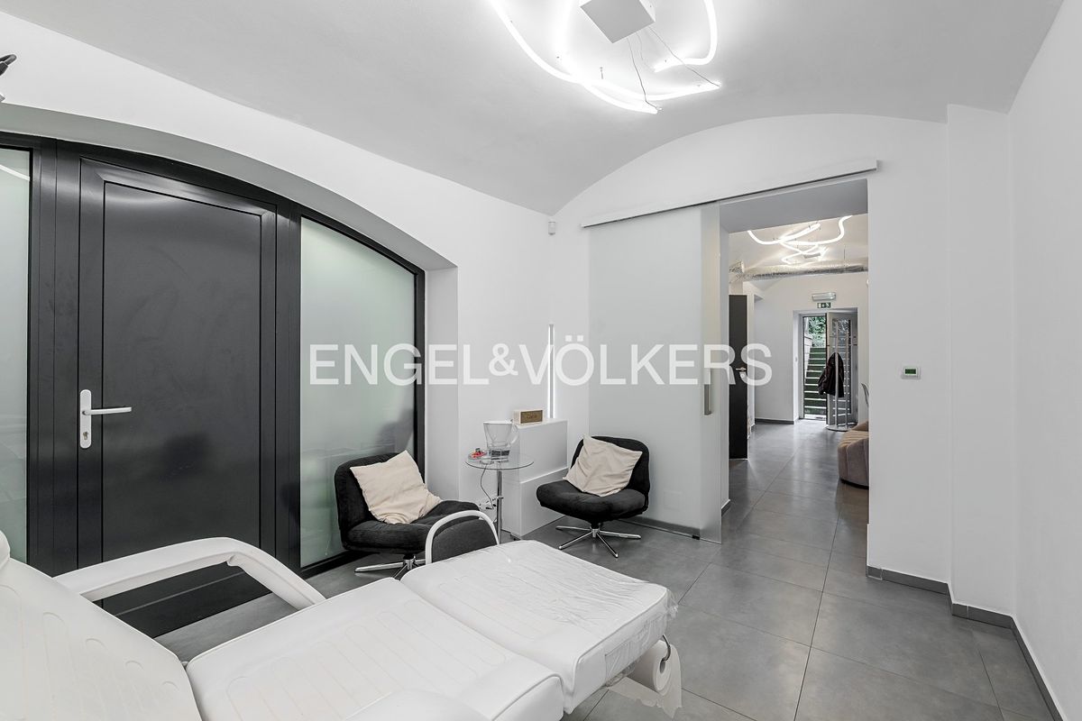 Pronájem obchodního prostoru 58 m² – fotografie 2