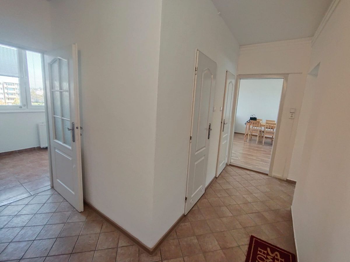 Pronájem bytu 3+1 70 m² – fotografie 2