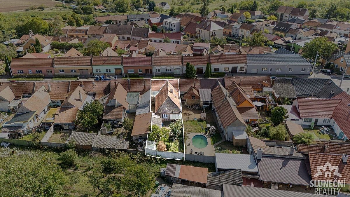 Prodej rodinného domu 98 m², pozemek 293 m² – fotografie 2