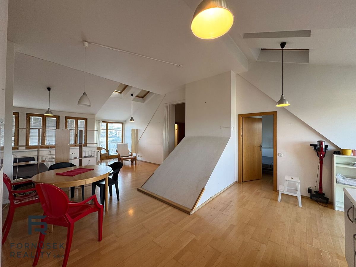 Pronájem bytu 2+kk 75 m² – fotografie 5
