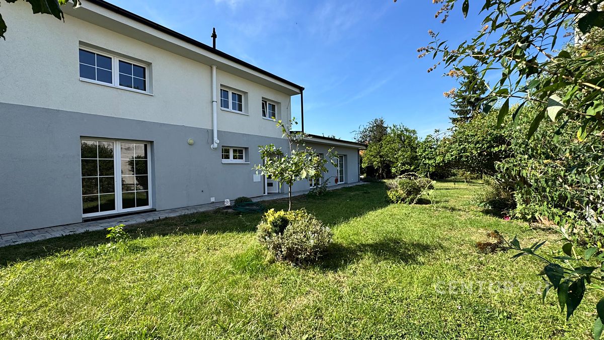 Pronájem rodinného domu 150 m², pozemek 650 m² – fotografie 2