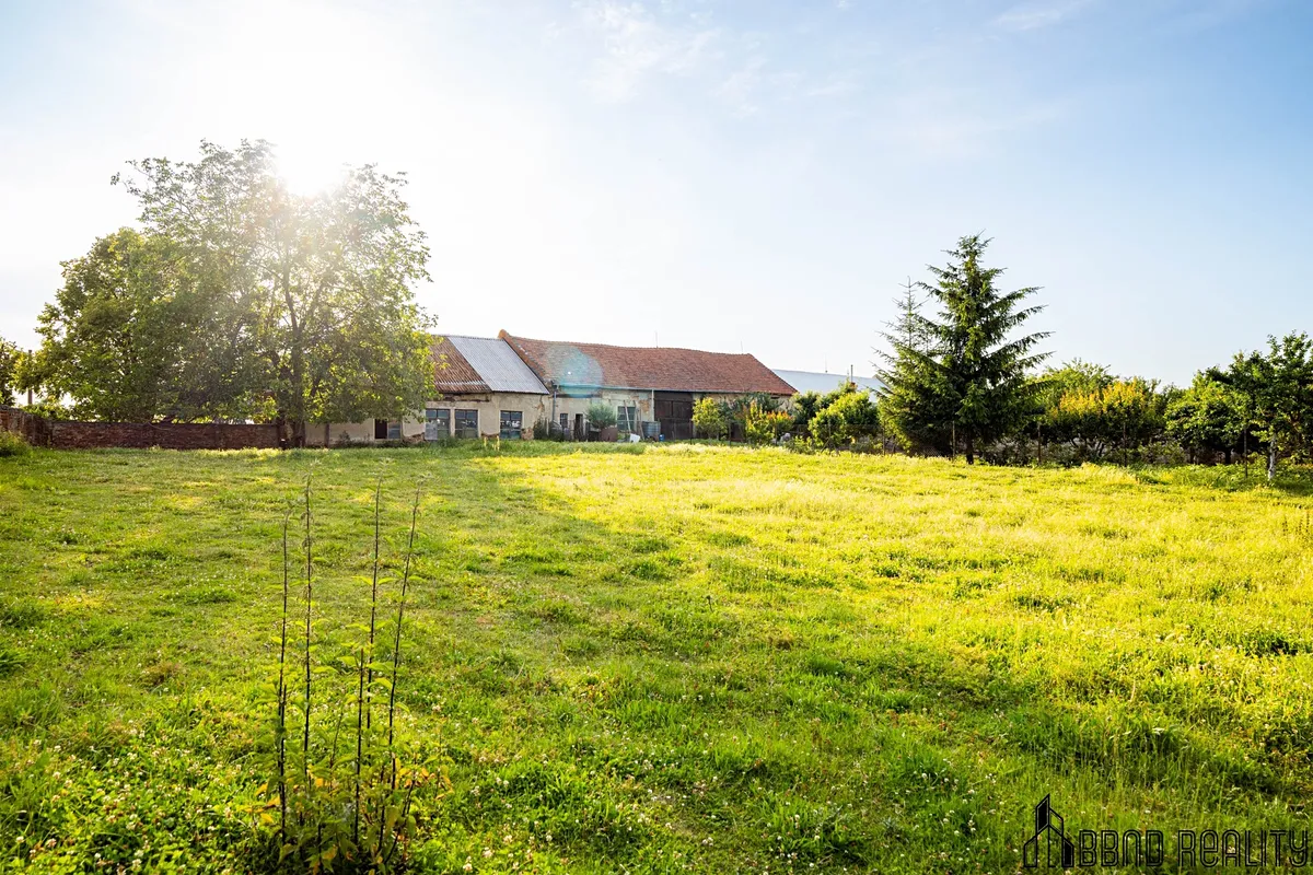 Prodej stavebního pozemku 1853 m² — fotografie 9