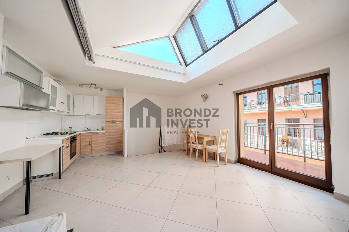 Pronájem bytu 2+kk 60 m² – fotografie 2