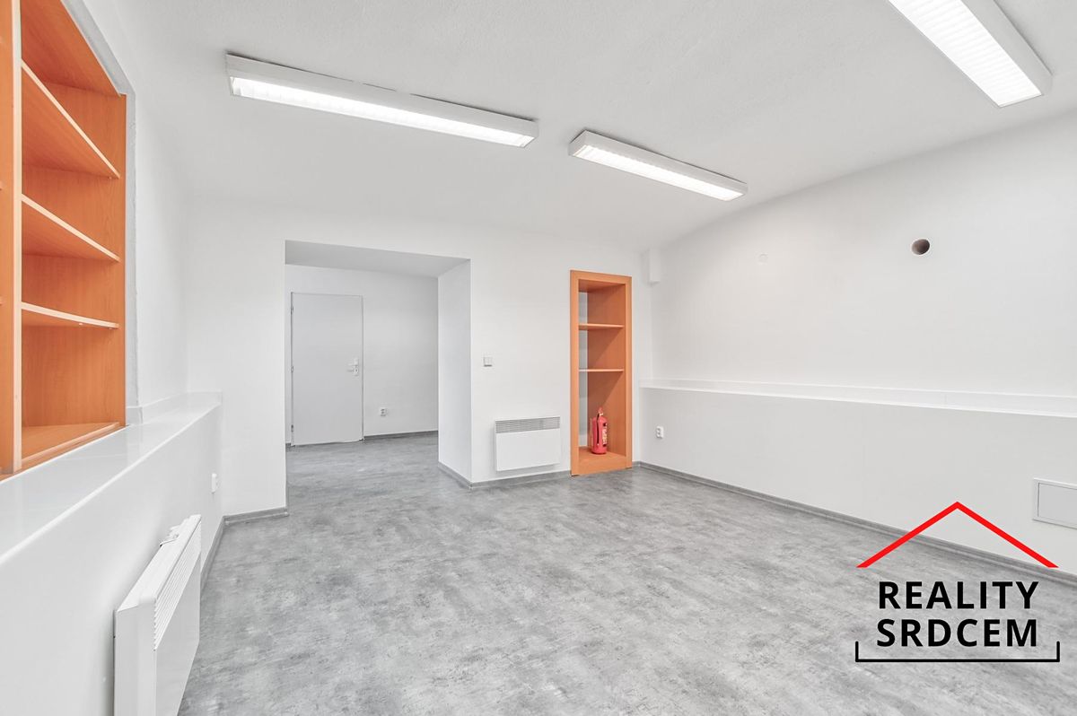 Pronájem kanceláře 52 m² – fotografie 3