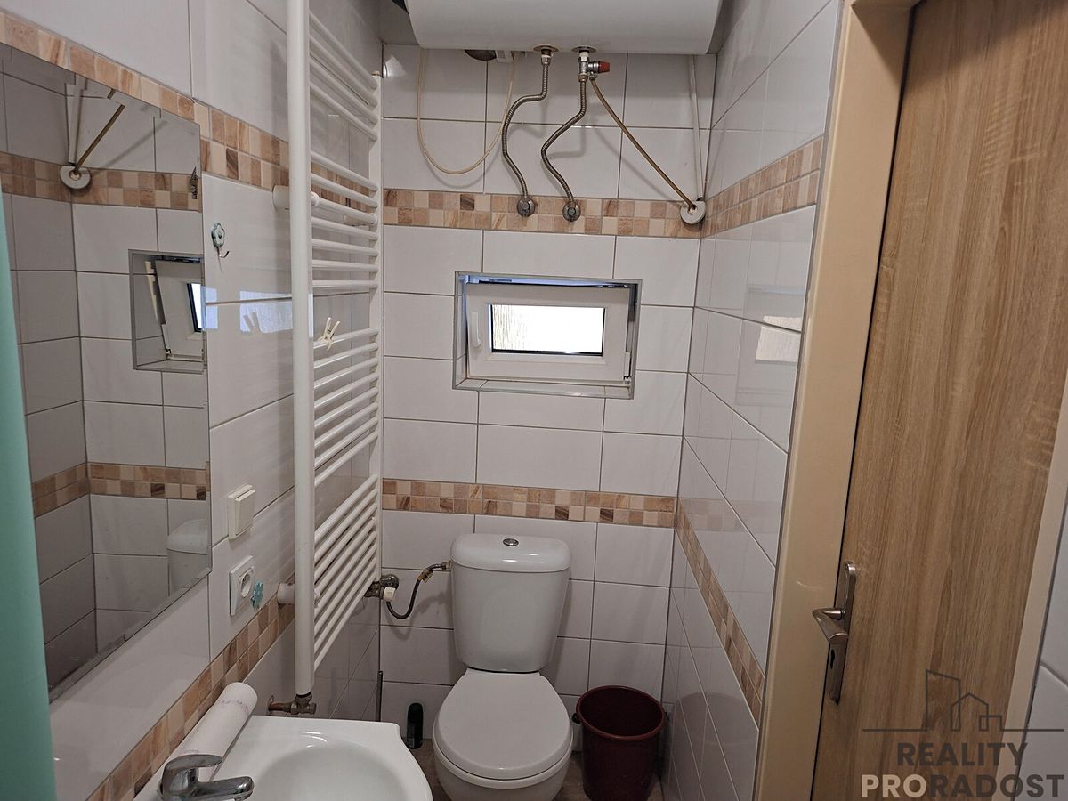 Pronájem bytu 1+kk 25 m² – fotografie 3