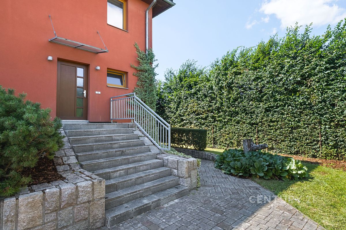 Prodej rodinného domu 210 m², pozemek 1586 m² – fotografie 5