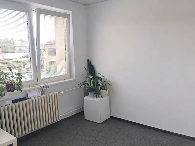 Pronájem kanceláře 22 m², Nové Strašecí – náhled fotky 1
